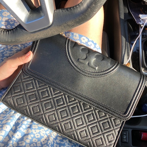 Tory Burch Fleming Leather Shoulder Bag - Picture 2 of 5